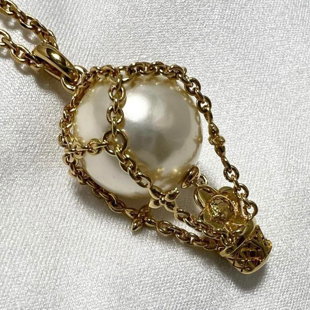 LOUIS VUITTON Gold Necklace - Picture 2 of 9